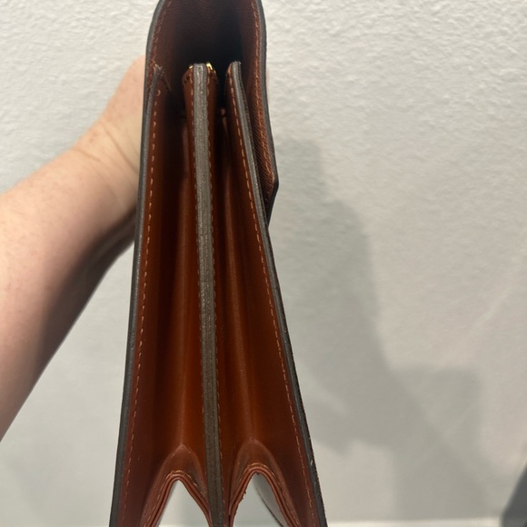 Louis Vuitton GUC Concorde Clutch Bag - Picture 3 of 14